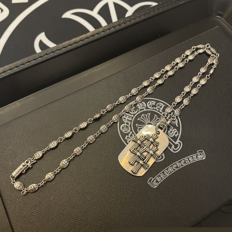 Ch**me He**ts necklaces